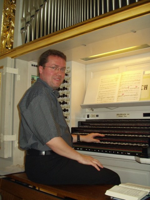 organist2